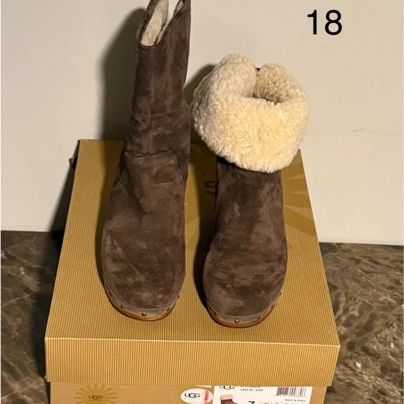 UGG Australia Lynnea Foldable Suede Boots. Brand New and In Original Packaging. - Picture 2 of 4